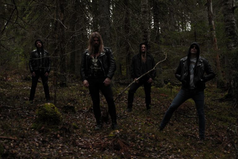 Hooded-Menace-Foto-12