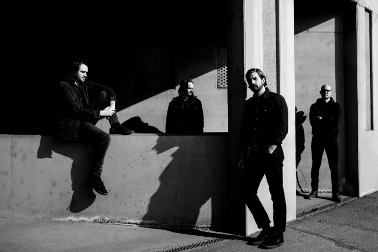 Der-Weg-Einer-Freiheit-Foto-Banda-01